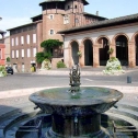 Place du Griffoul et sa fontaine à Gaillac