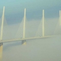 Le Viaduc de Millau dans le brouillard