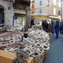 Une rue du marché hebdomadaire de Réalmont